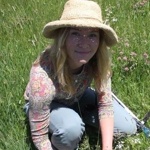 Meet your Posher, Alexia